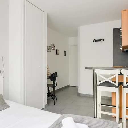 Mémorial-sleep In Normandie *