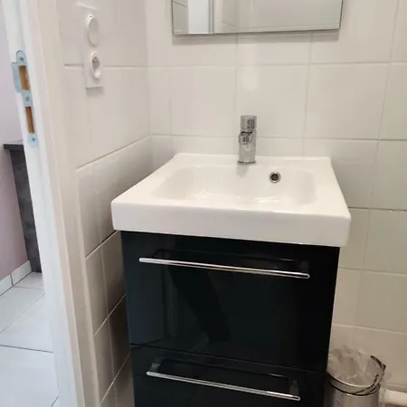 Mémorial-sleep In Normandie * Caen