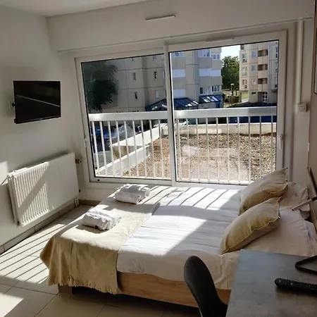 Mémorial-sleep In Normandie * Caen