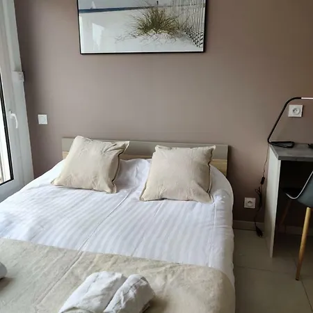 Mémorial-sleep In Normandie *