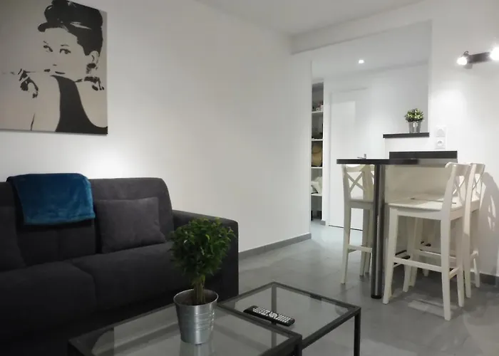 Memorial-sleep In Normandie Caen