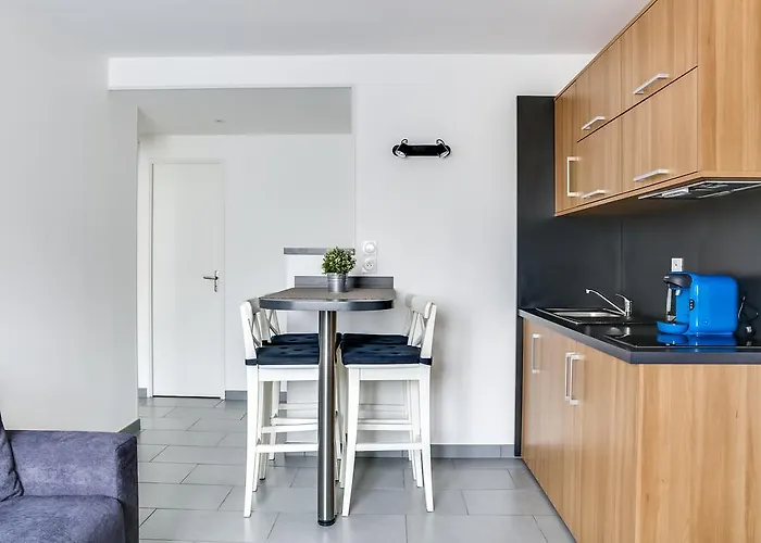 Memorial-sleep In Normandie * Caen