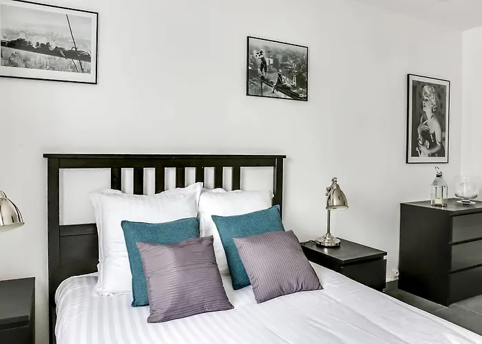 Memorial-sleep In Normandie Caen