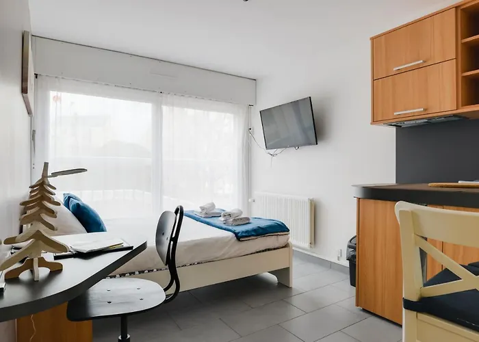 Memorial-sleep In Normandie Caen